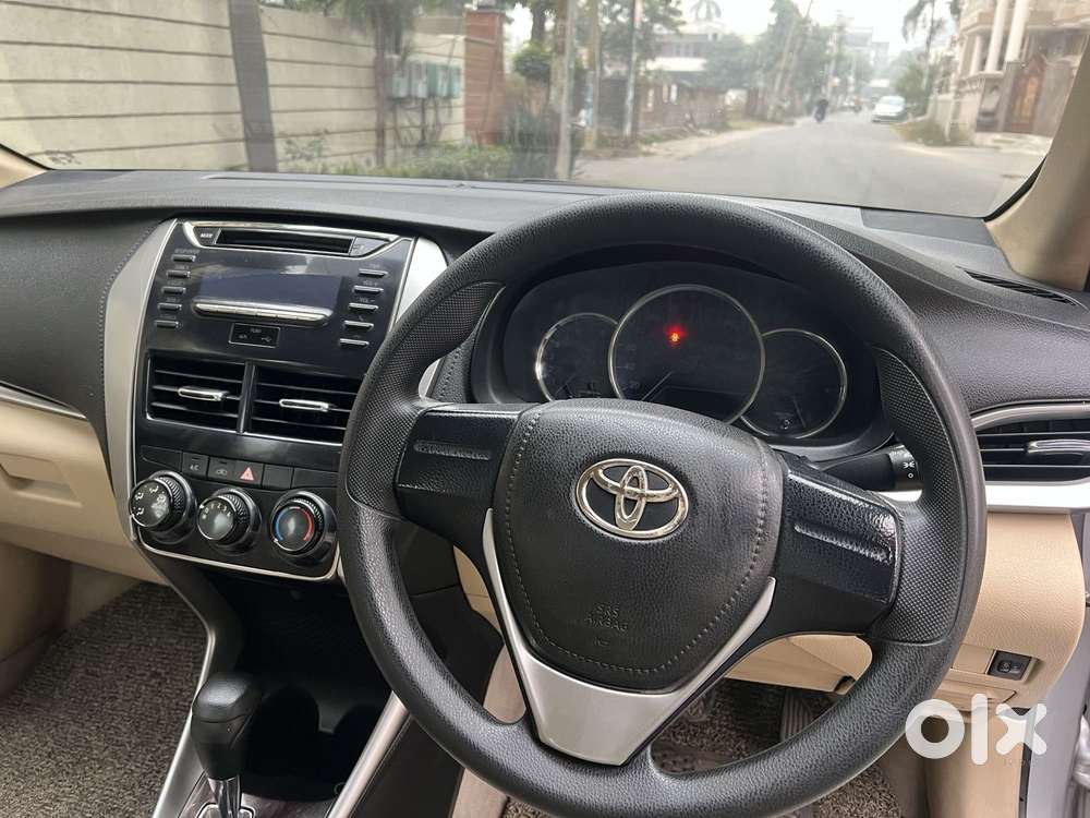 Toyota Yaris J Cvt, 2018, Petrol