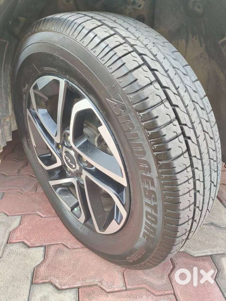 Kia Carens, 2023, Petrol