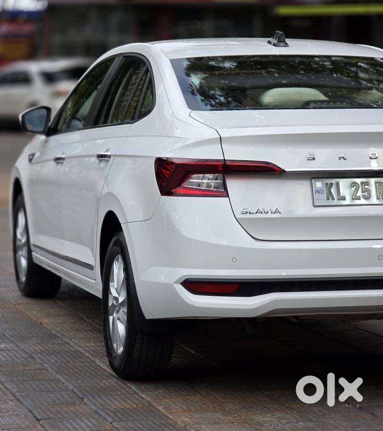 Skoda Slavia 1.0 Ambition Tsi, 2023, Petrol