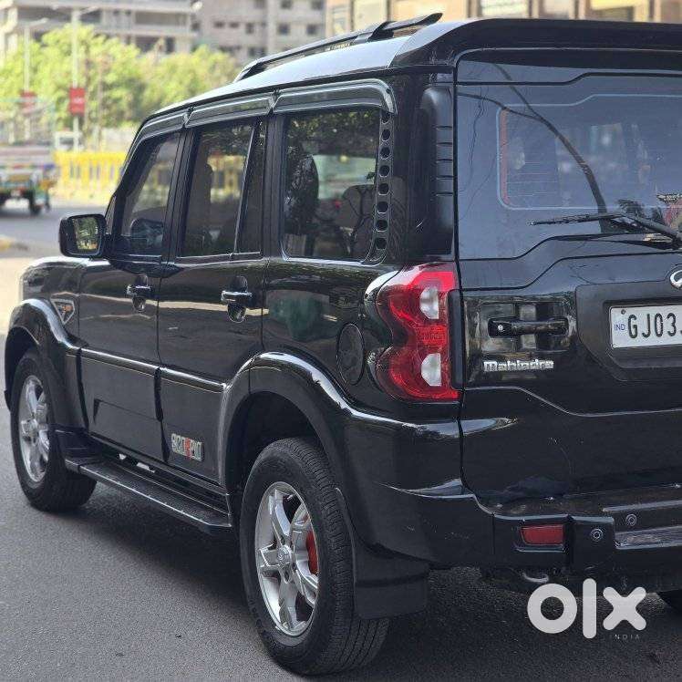 Mahindra Scorpio S10, 2016, Diesel