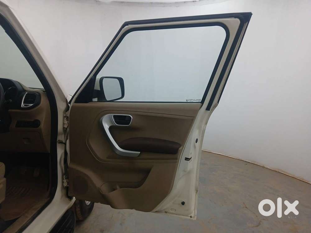 Mahindra Tuv 300 Mhawk100 T8, 2016, Diesel