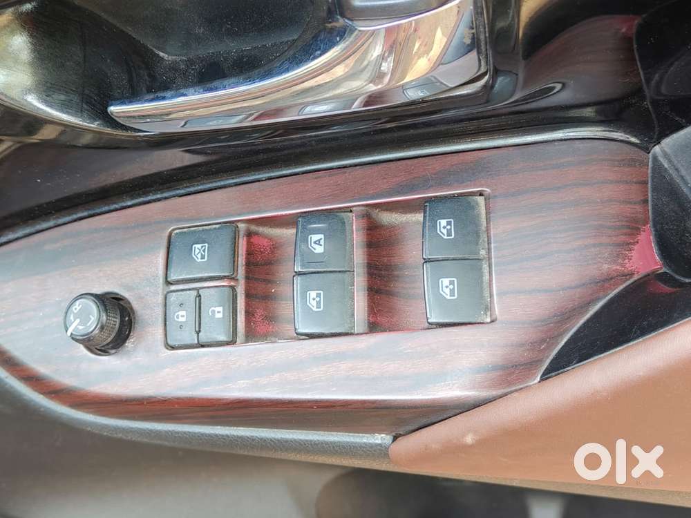 Toyota Innova Crysta 2.8 Gx At, 2016, Diesel