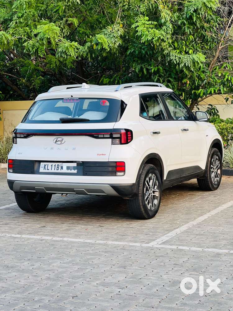 Hyundai Venue 1.0 Sx (o) Turbo Dct, 2023, Petrol