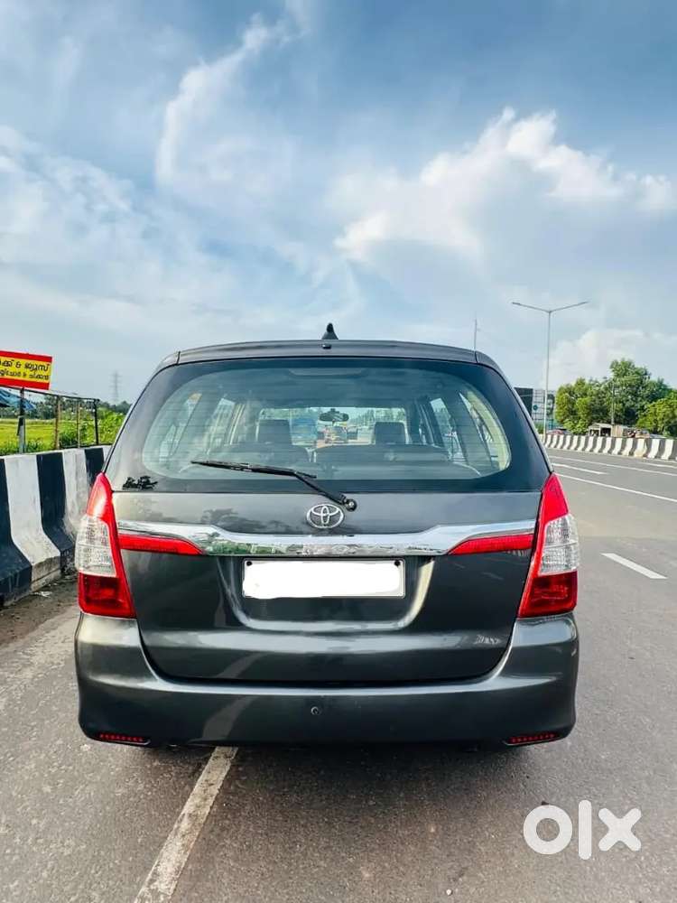 Toyota Innova 2015 Diesel Well Maintained.