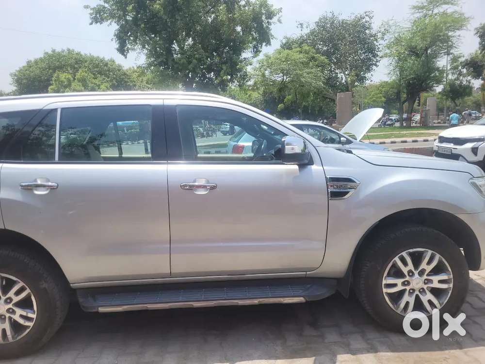 Ford Endeavour 2016