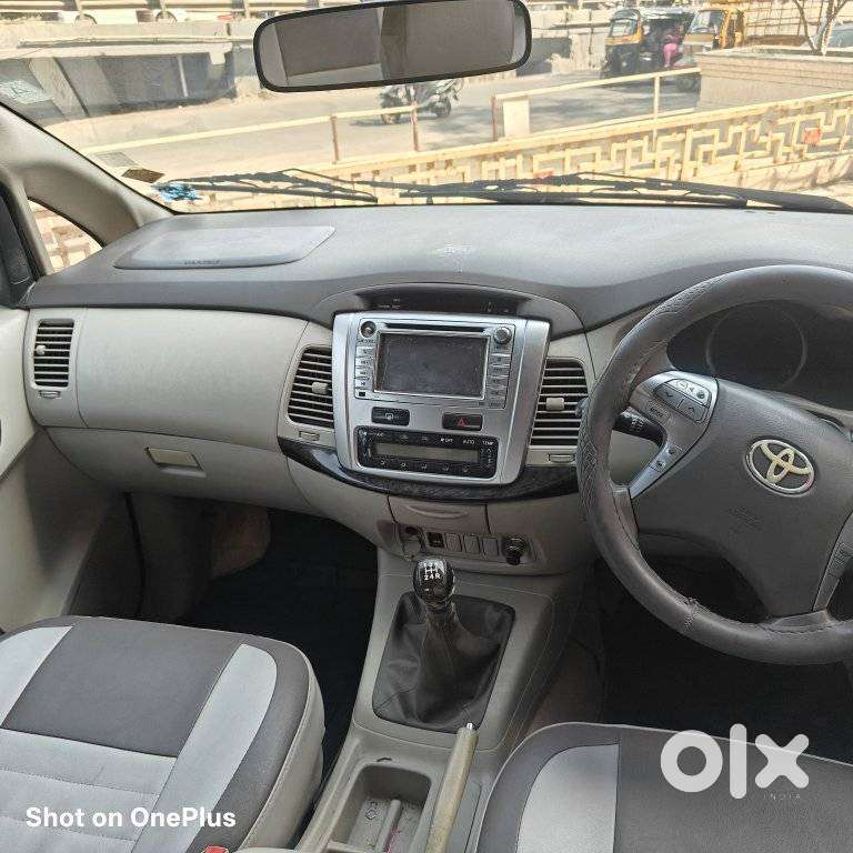 Toyota Innova 2.5 Z Diesel 7 Seater, 2014, Diesel