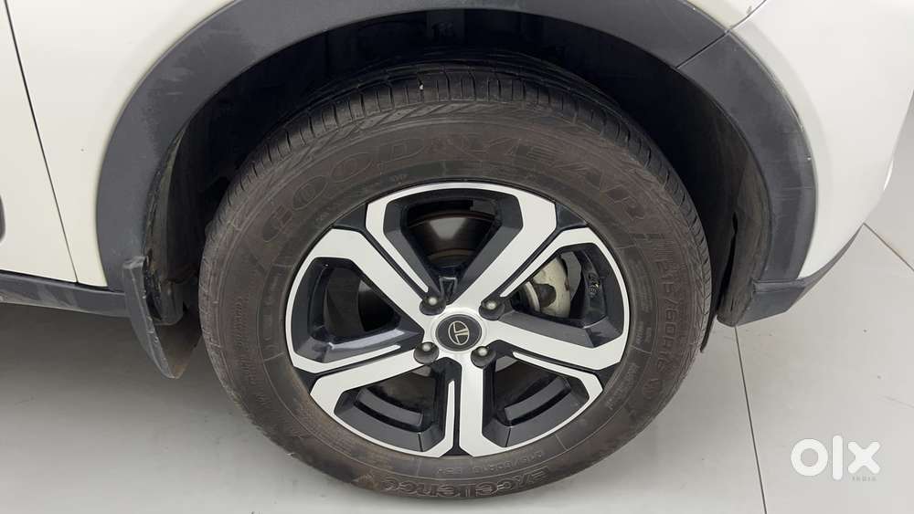 Tata Nexon 1.2 Revotron Xza Plus Premium, 2023, Petrol