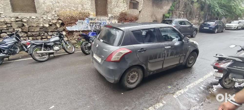 Maruti Suzuki Swift 1.2 Vxi Glory Edition 2016