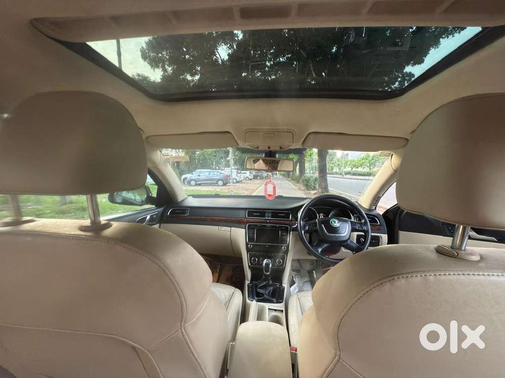 Skoda New Superb, 2011, Petrol