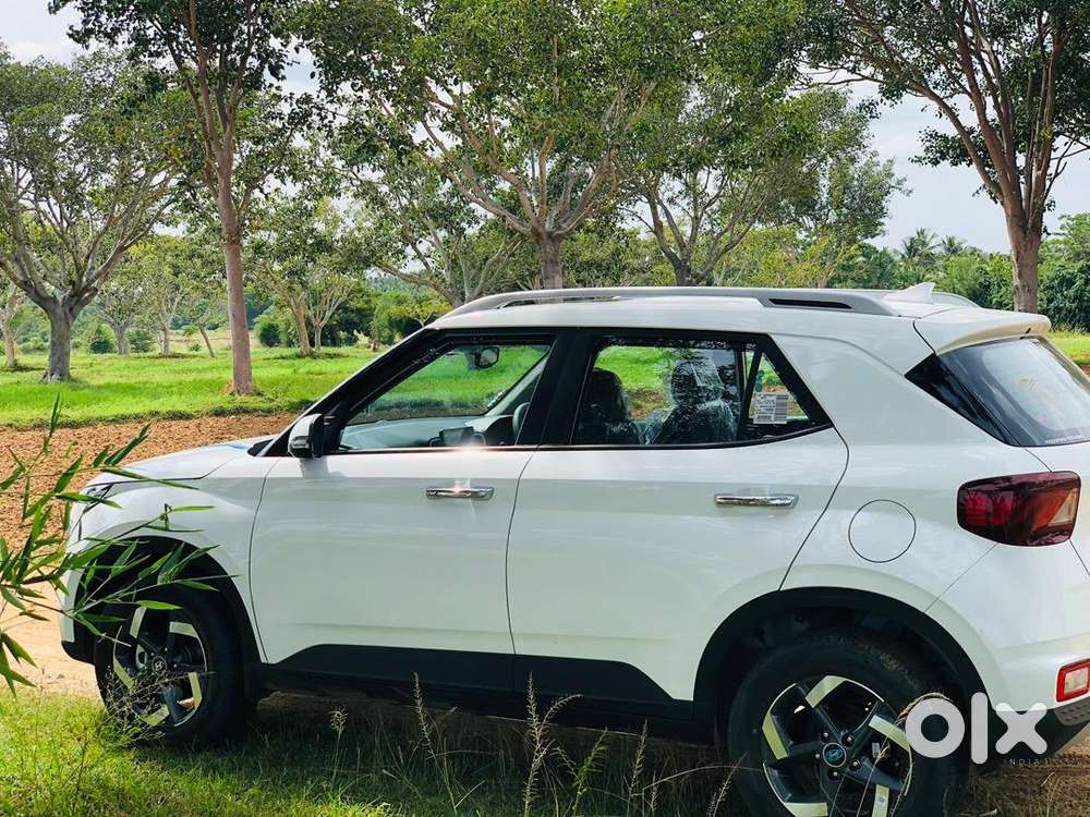 Showroom Maintained Hyundai Venue 2021 Petrol Top End Well Maintained