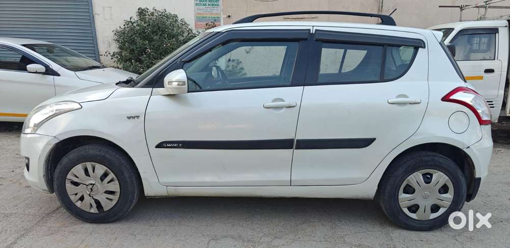 Maruti Suzuki Swift Vxi 1.2 Abs Bs-iv, 2012, Petrol
