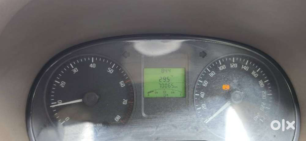 Skoda Rapid 1.6 Mpi Ambition, 2012, Petrol