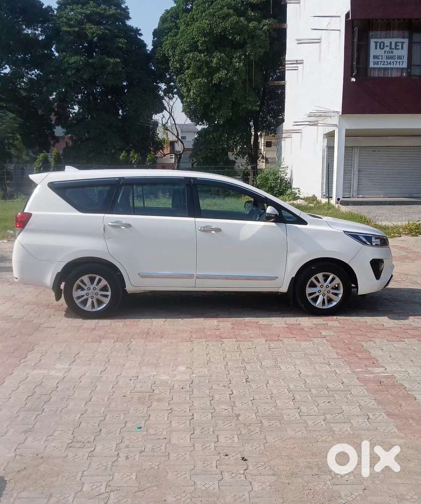 Toyota Innova Crysta [2020-ongoing] 2.7 Gx At 8 Str, 2022, Diesel