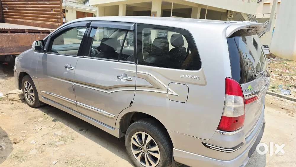Toyota Innova 2015