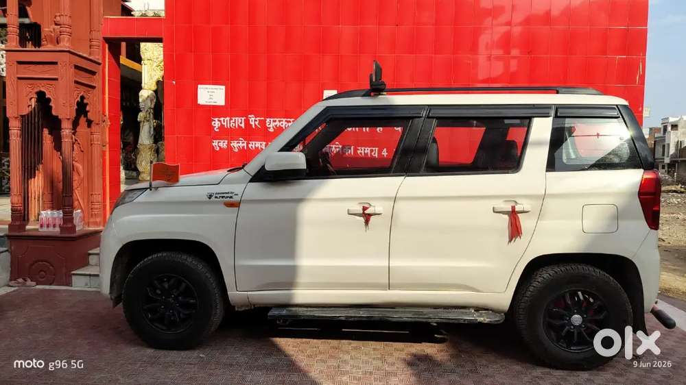 Mahindra Tuv 300 T8 Top Model  All Documents Complete