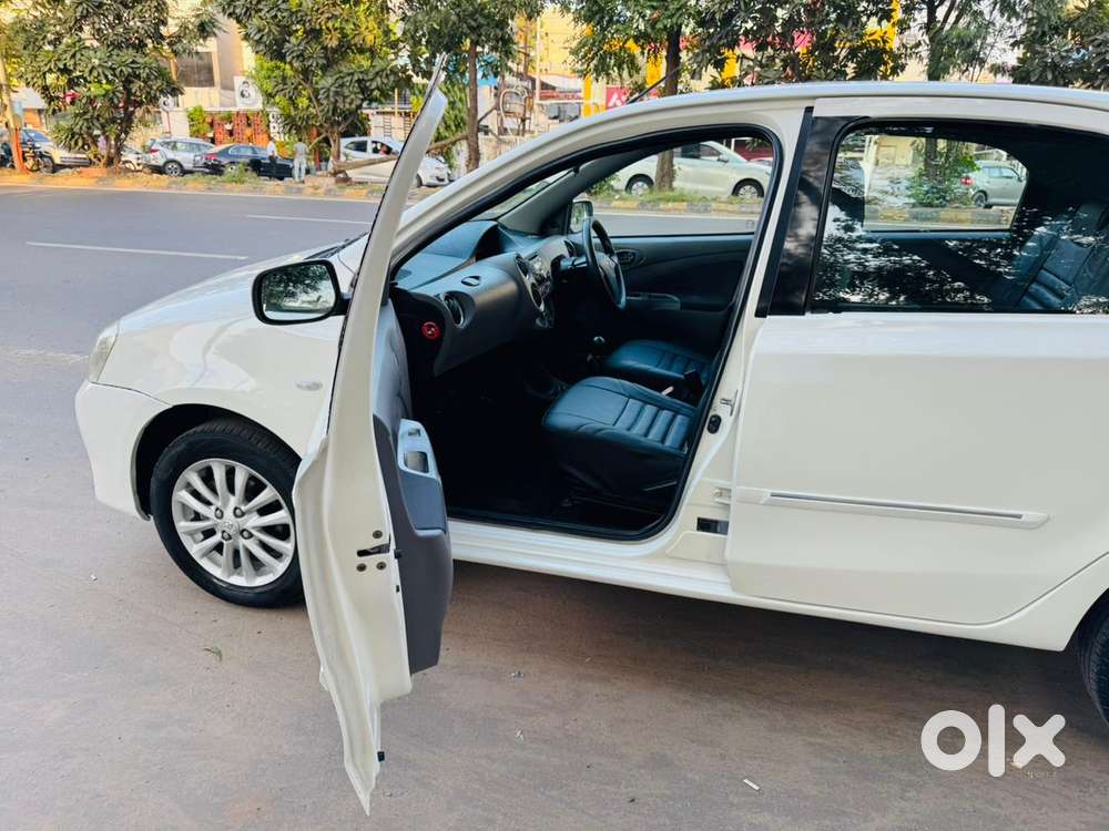 Toyota Etios Cross 1.5l V, 2011, Petrol