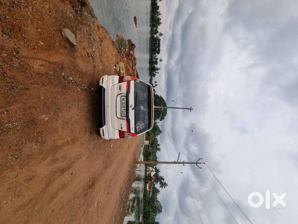 Innova 2.5g Re, Very Good Condition, All Documents Clear.