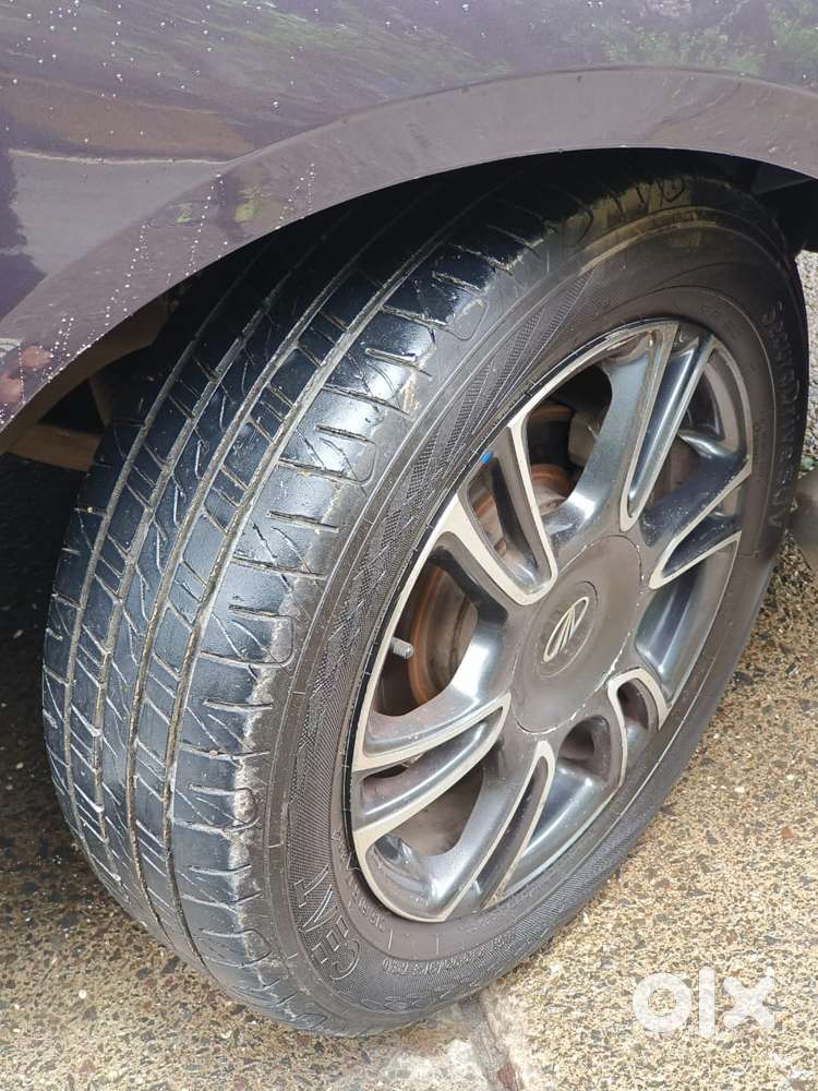 Mahindra Marazzo M8, 2018, Diesel