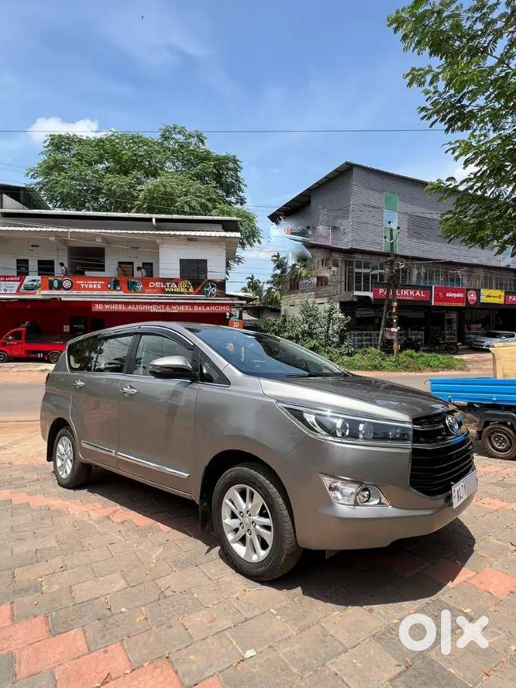 Toyota Innova Crysta 2019 Diesel 200000 Km  Toyota Service