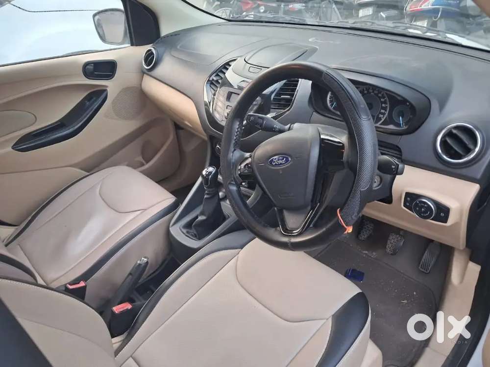 Ford Aspire Titanium Blu 2016