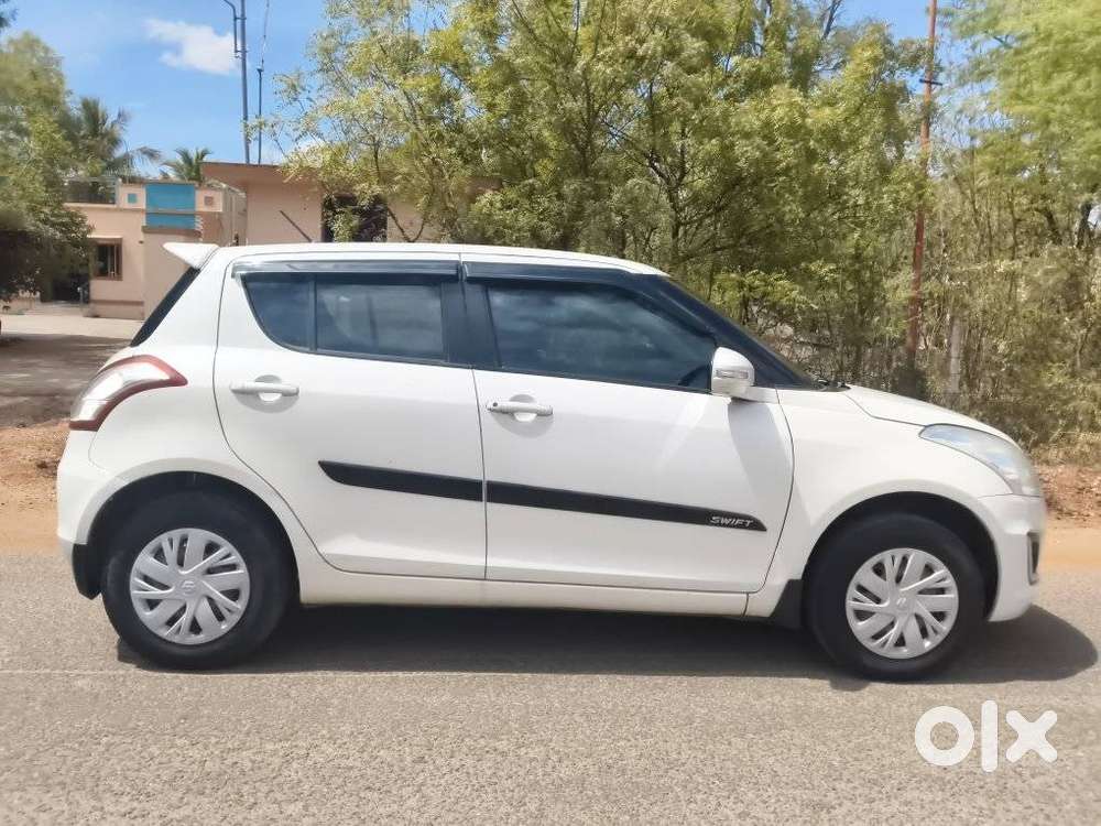 Maruti Suzuki Swift Vxi With Abs, 2016, Petrol