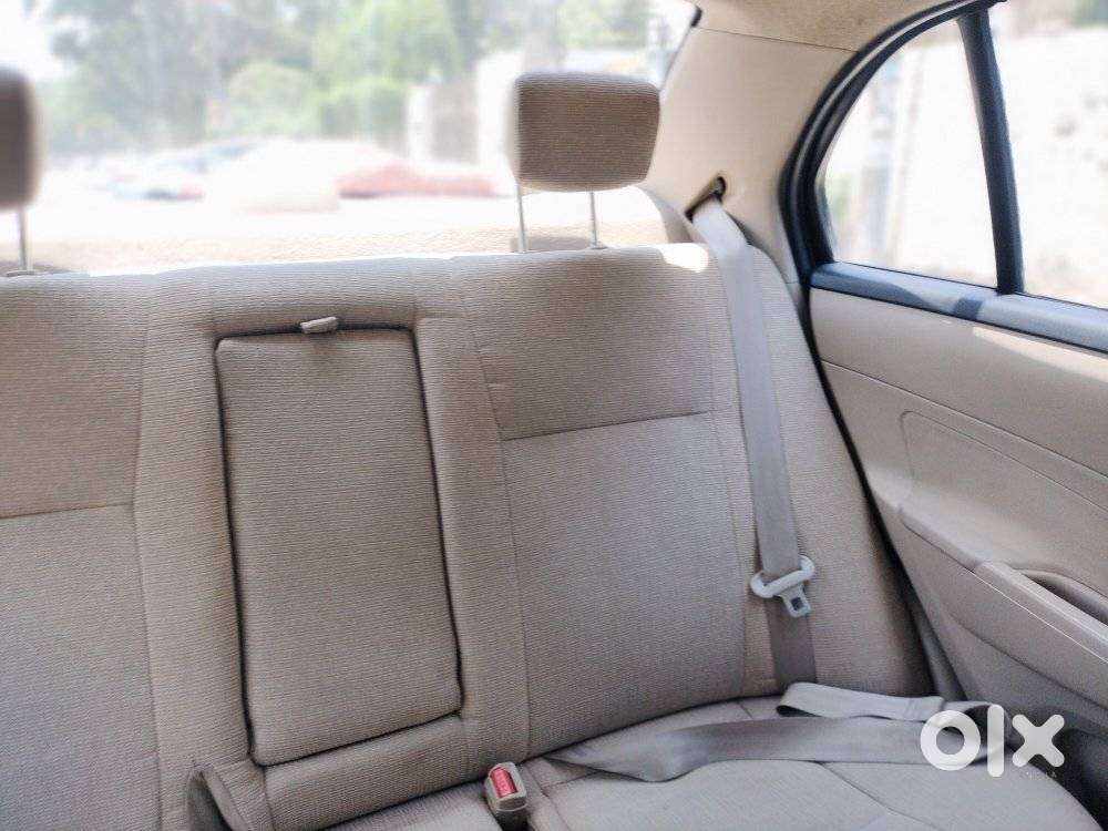 Maruti Suzuki Swift Dzire 1.2 Vxi Bsiv, 2015, Petrol