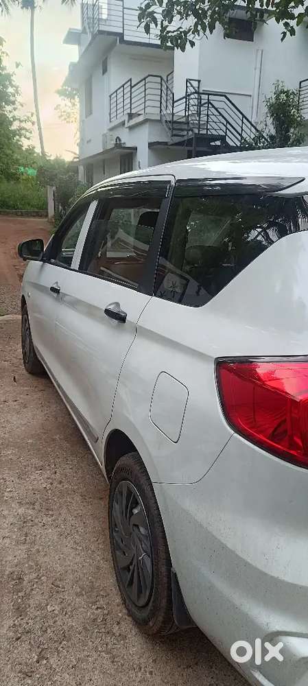 Maruti Suzuki Ertiga Lxi 2019