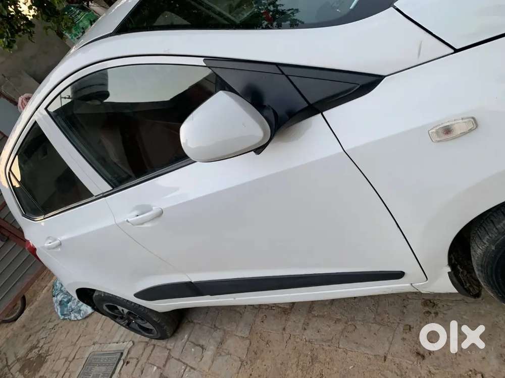 Hyundai Grand I10 2015 Diesel 80000 Km Driven
