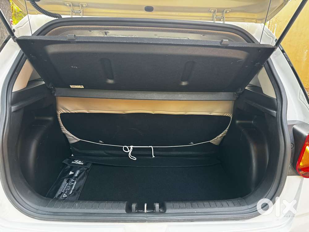 Hyundai Venue S (o) 1.2 Petrol Knight Edition, 2021, Petrol