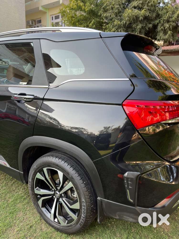 Mg Hector Plus 2023 Petrol 25000 Km Driven