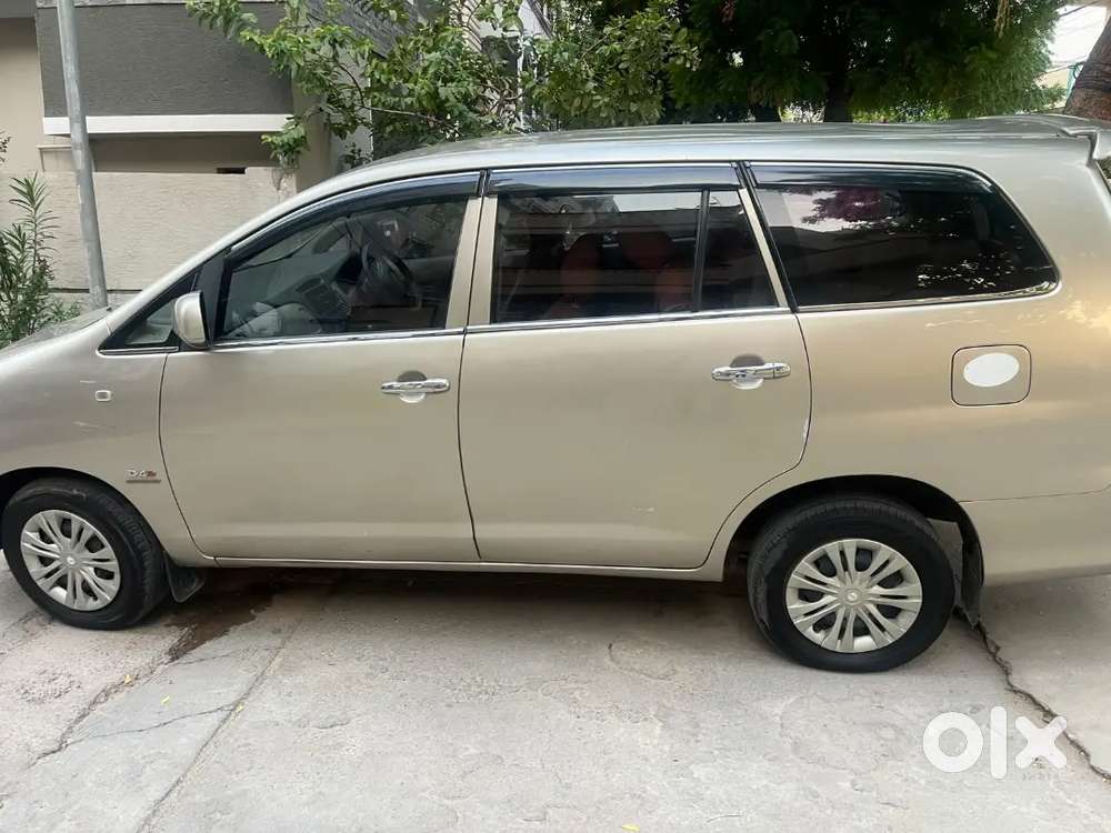 Toyota Innova 2011 Diesel Well Maintained