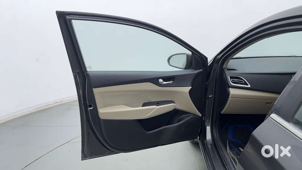 Hyundai Verna 1.5 Sx Ivt, 2021, Petrol