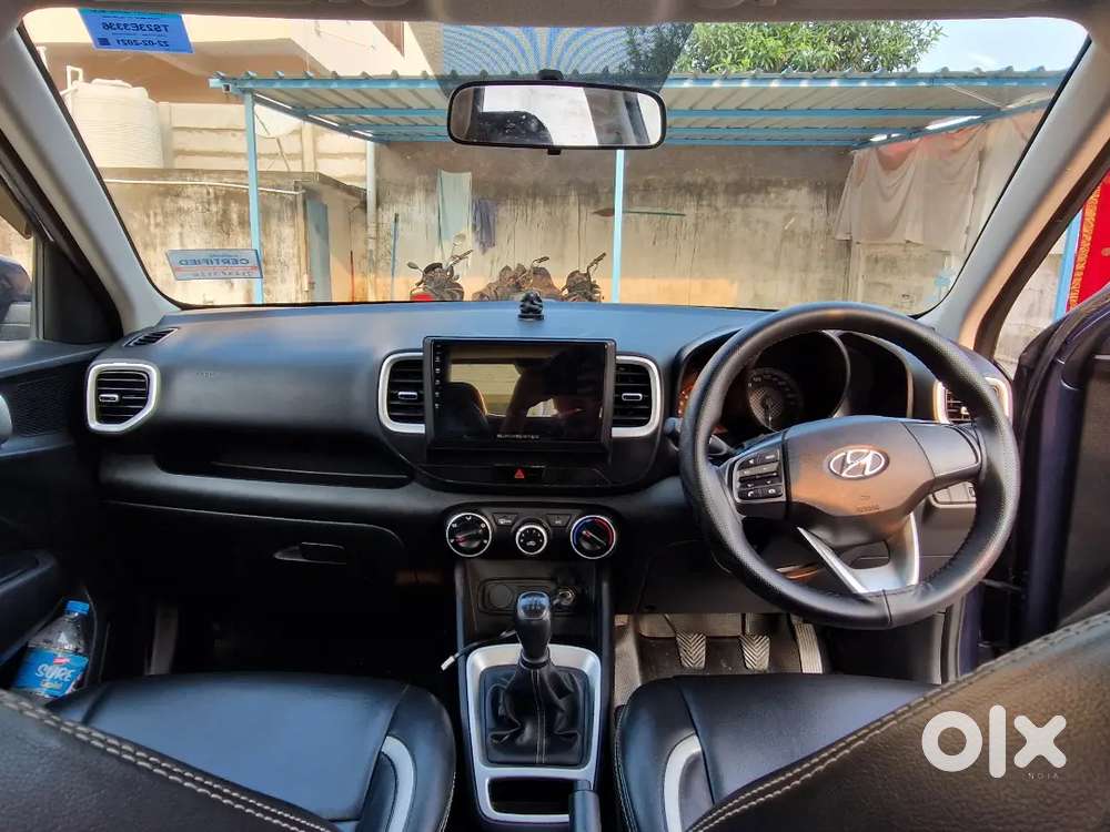 Hyundai Venue 2021 Petrol Manual Showroom Track Vehicle