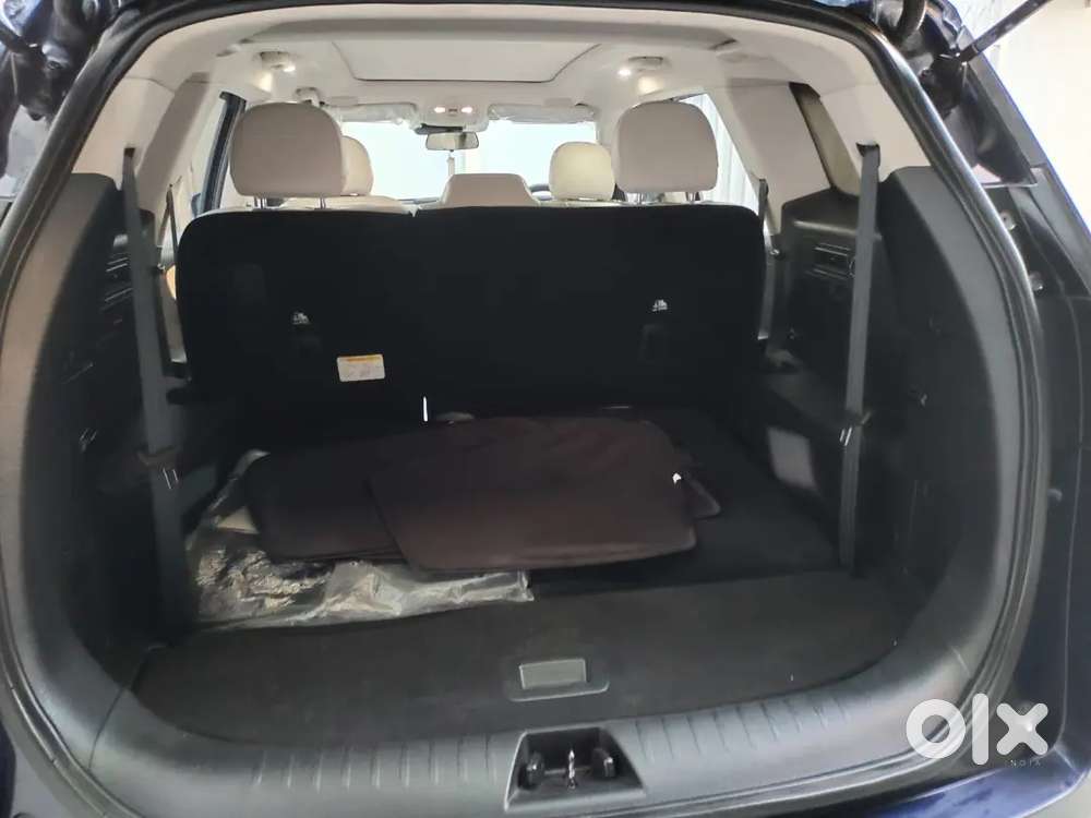 Mahindra Xuv700 2023 Diesel 98000 Km Driven