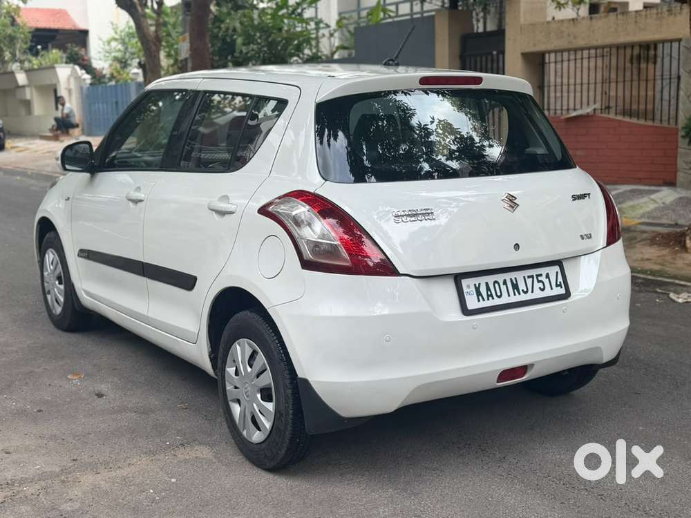 Maruti Suzuki Swift Vxi 1.2 Abs Bs-iv, 2012, Petrol