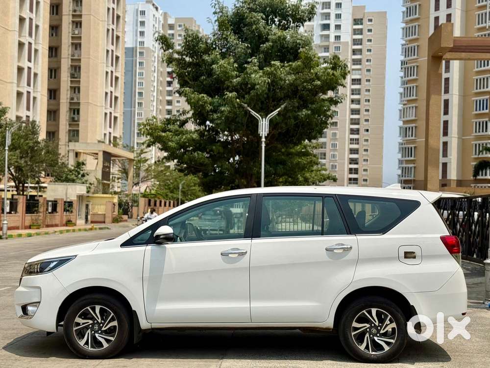 Toyota Innova Crysta 2.4 V 7 Str, 2023, Diesel