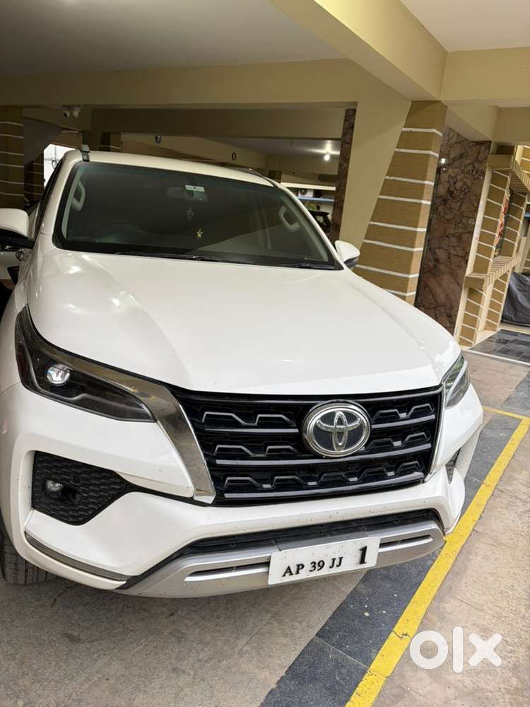 Toyota Fortuner 2021 Diesel 132000 Km Driven