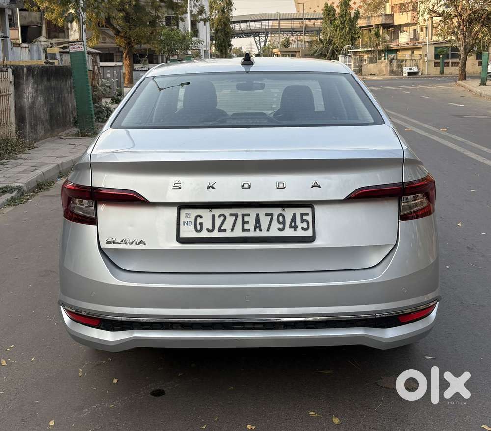 Skoda Slavia Style 1.0l Tsi At, 2022, Petrol