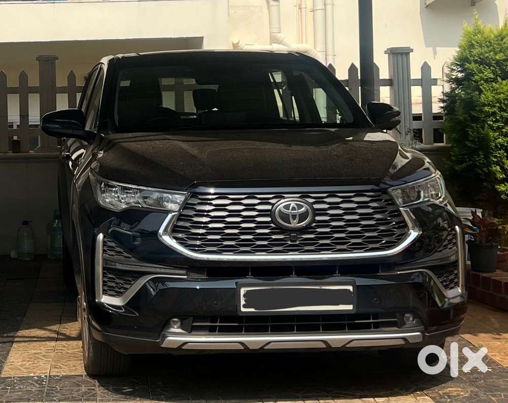 Toyota Innova Hycross 2023 Petrol Good Condition