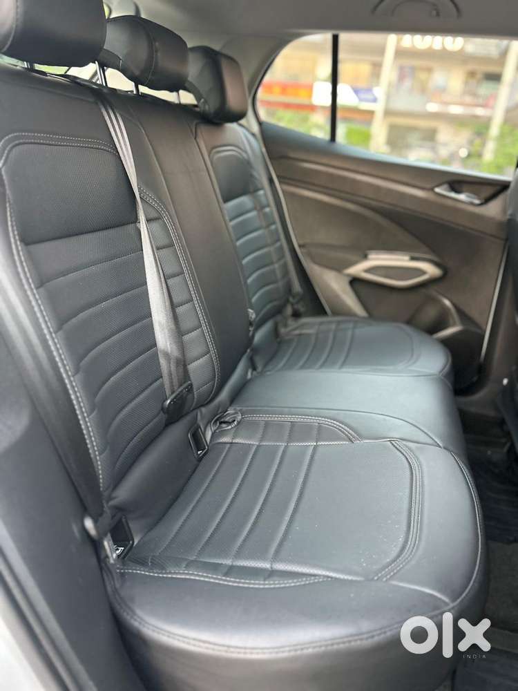 Skoda Kylaq Signature, 2025, Petrol