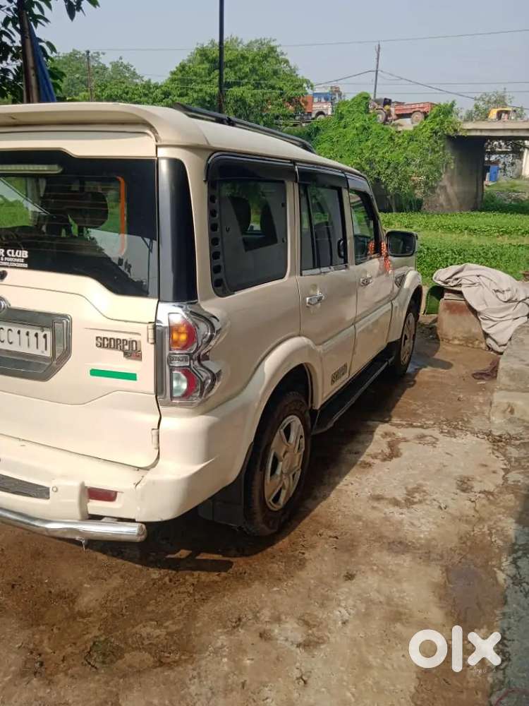 Mahindra Scorpio S6 2015