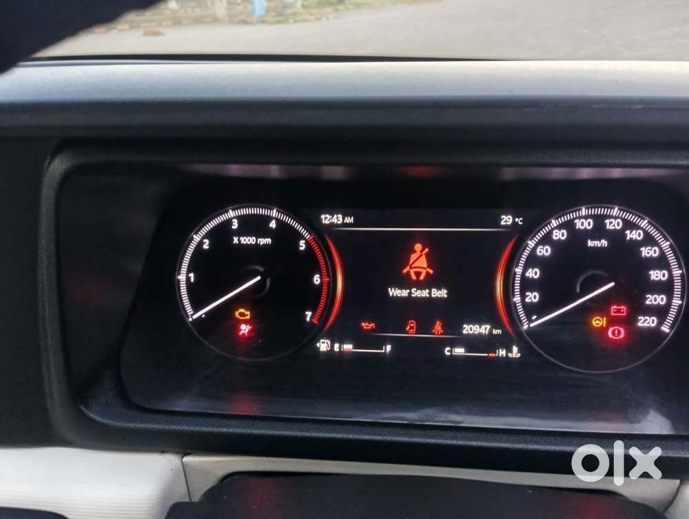 Mahindra Xuv700 2.2 Ax 3 Diesel Mt 7 Str, 2025, Diesel