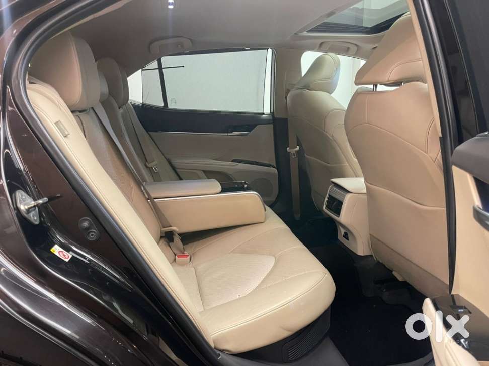 Toyota Camry Hybrid, 2019, Petrol