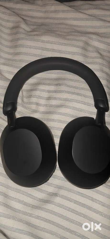SONY WH-1000XM5 headphones