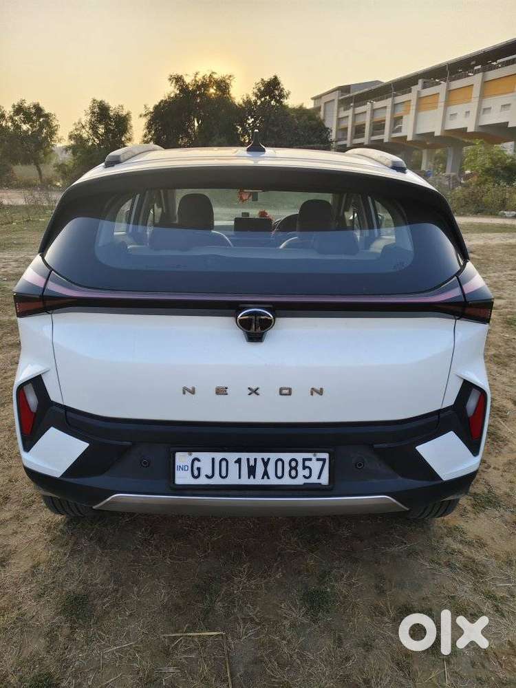 Tata Nexon Fearless Plus Purple 1.5 Revotorq Diesel 6amt Dual Tone, ..