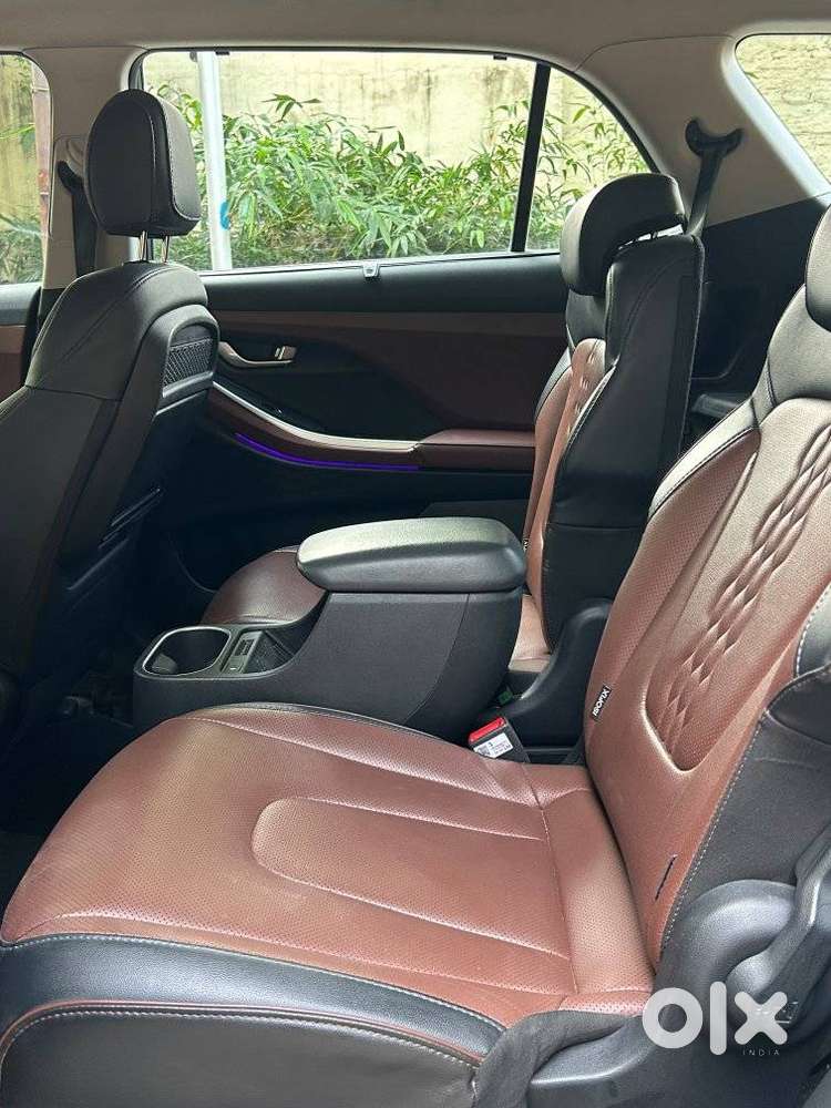 Hyundai Alcazar 2.0 Signature (o) Petrol At 6 Str Dual Tone, 2022, P..
