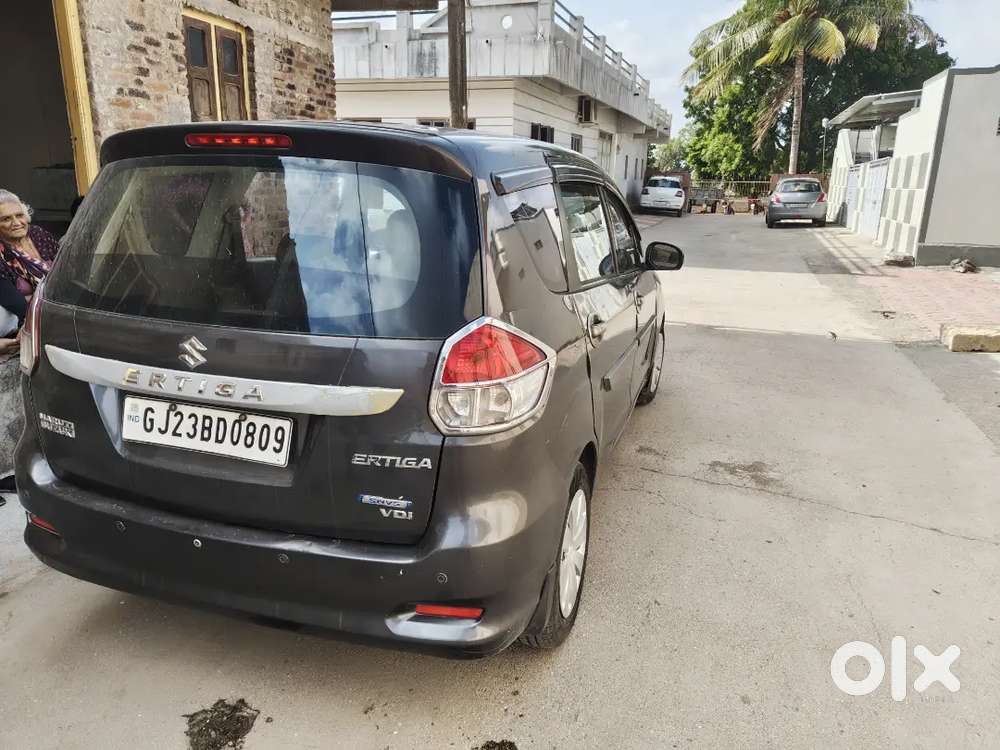 Maruti Suzuki Ertiga 2016 Diesel 100000 Km Driven