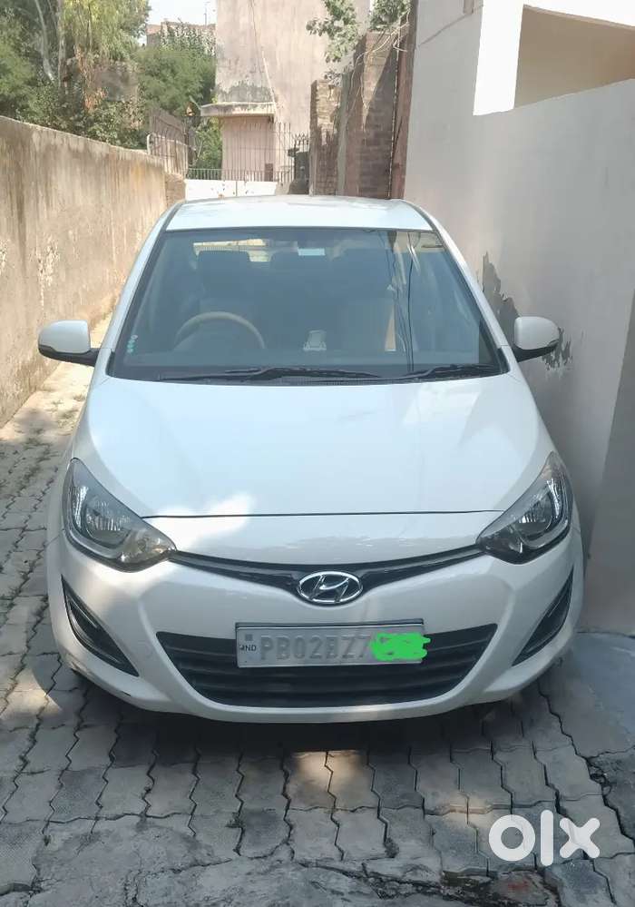 Hyundai New I20 Magna 2013 78000 Running With Service Record