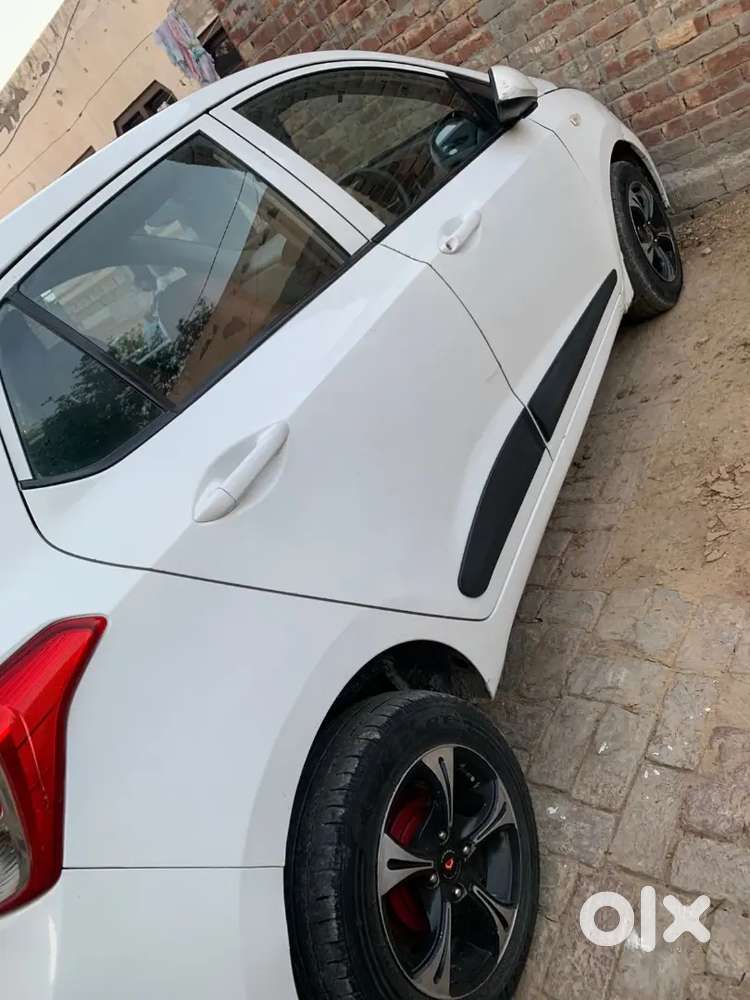 Hyundai Grand I10 2015 Diesel 80000 Km Driven
