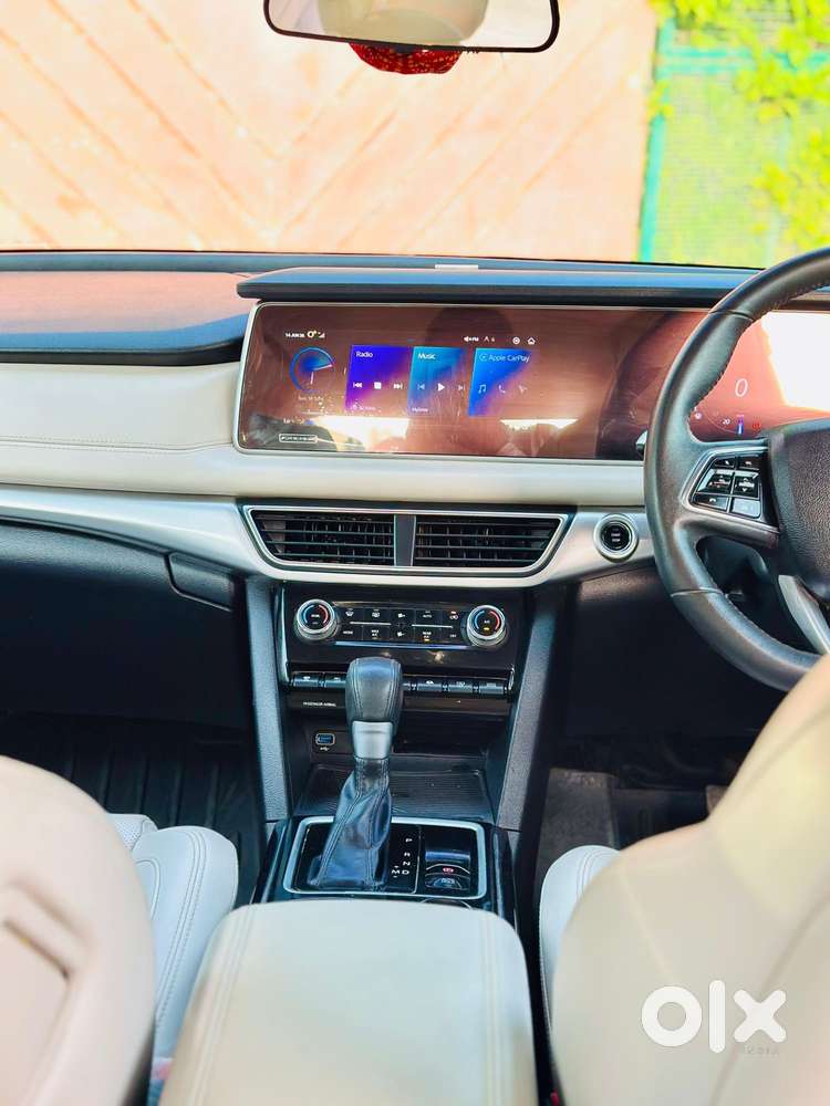 Mahindra Xuv700 2.2 Ax 7 Diesel At Luxury Pack Str Awd, 2023, Diesel